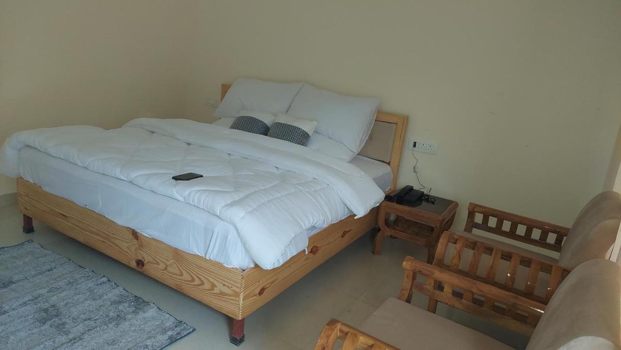 Hotel Anandam Phata Bagian luar foto